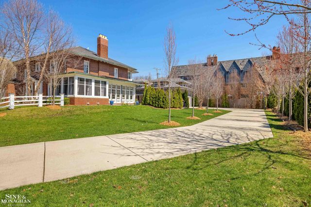 334 University Place, Grosse Pointe, MI 48236