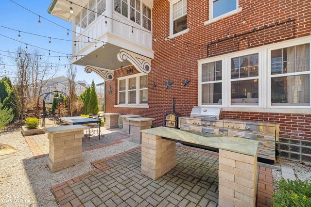 334 University Place, Grosse Pointe, MI 48236