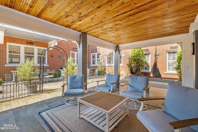 334 University Place, Grosse Pointe, MI 48236