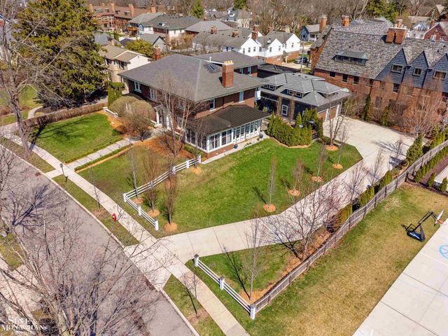 334 University Place, Grosse Pointe, MI 48236