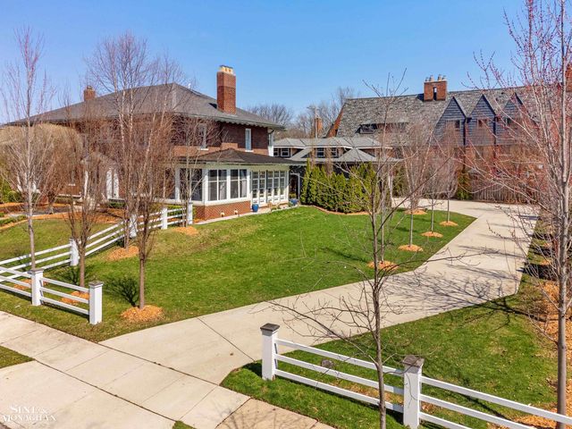 334 University Place, Grosse Pointe, MI 48236