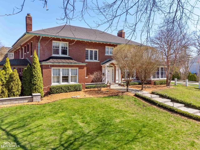334 University Place, Grosse Pointe, MI 48236