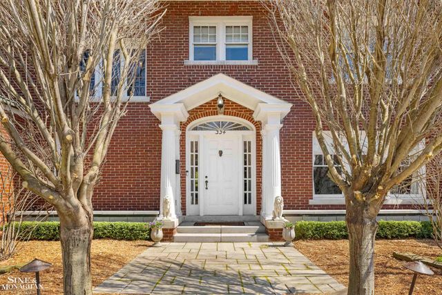 334 University Place, Grosse Pointe, MI 48236