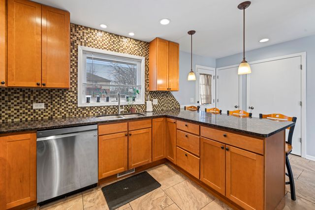 7247 W 112TH Street, Worth, IL 60482