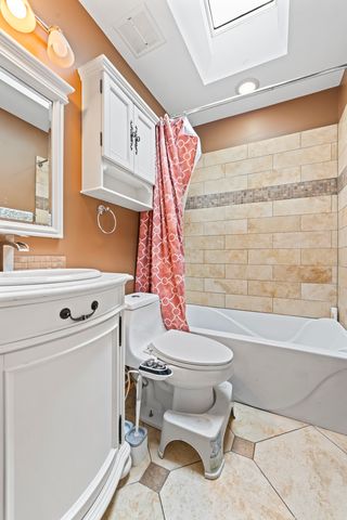 7247 W 112TH Street, Worth, IL 60482