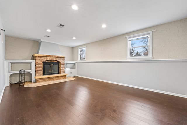 7247 W 112TH Street, Worth, IL 60482