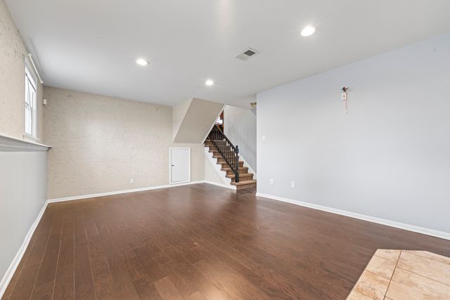 7247 W 112TH Street, Worth, IL 60482