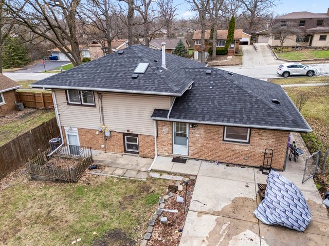 7247 W 112TH Street, Worth, IL 60482