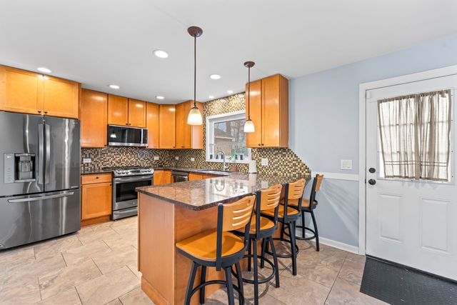 7247 W 112TH Street, Worth, IL 60482