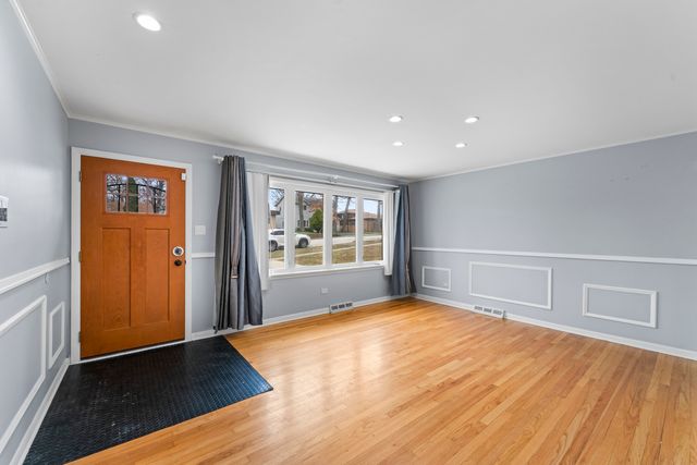 7247 W 112TH Street, Worth, IL 60482