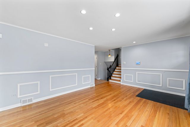 7247 W 112TH Street, Worth, IL 60482