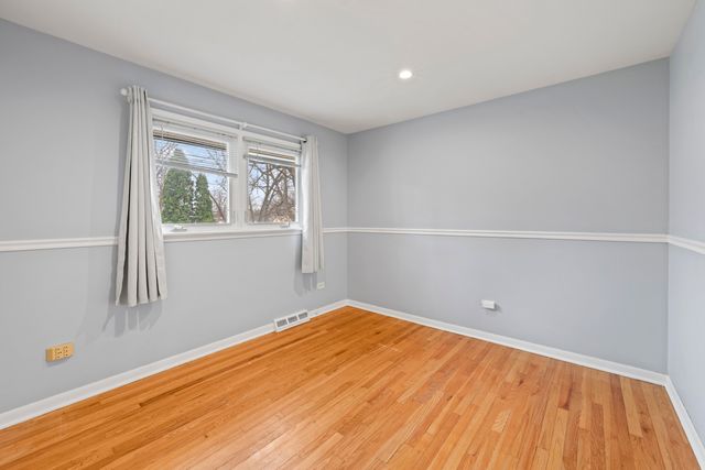 7247 W 112TH Street, Worth, IL 60482