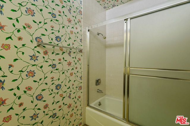 750 S Spaulding Avenue 305, Los Angeles, CA 90036