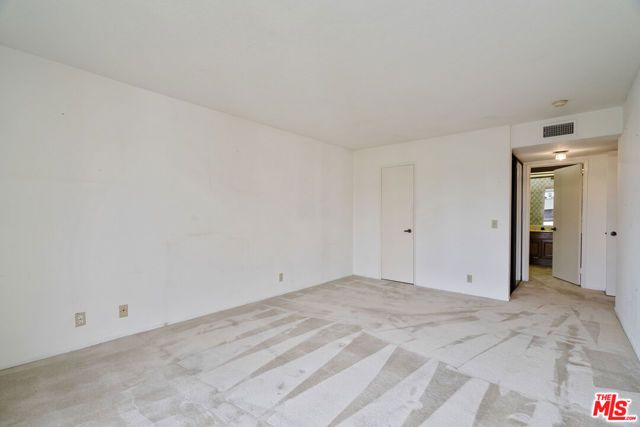750 S Spaulding Avenue 305, Los Angeles, CA 90036