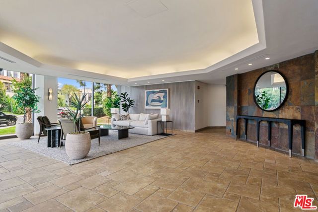 750 S Spaulding Avenue 305, Los Angeles, CA 90036