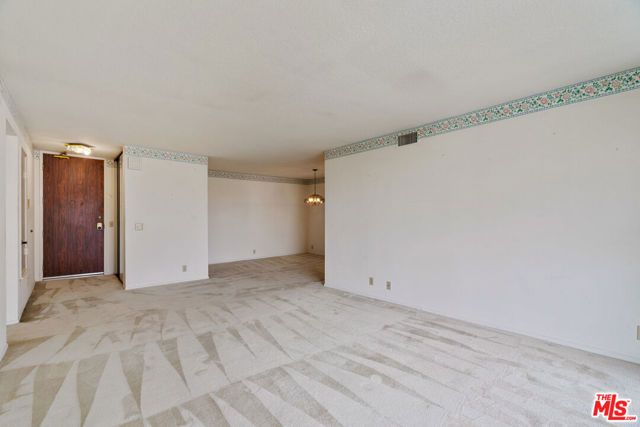 750 S Spaulding Avenue 305, Los Angeles, CA 90036