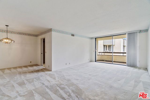750 S Spaulding Avenue 305, Los Angeles, CA 90036