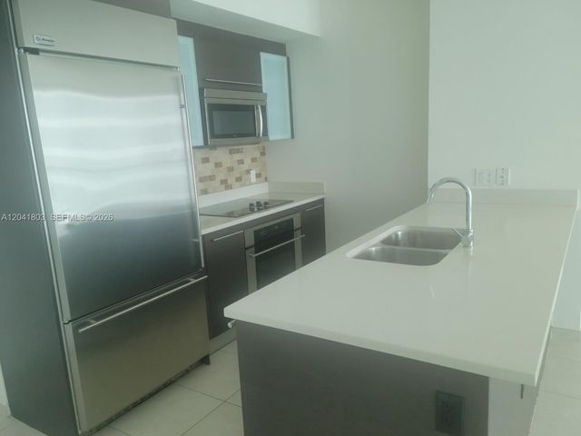 500 Brickell Ave 2604, Miami, FL 33131