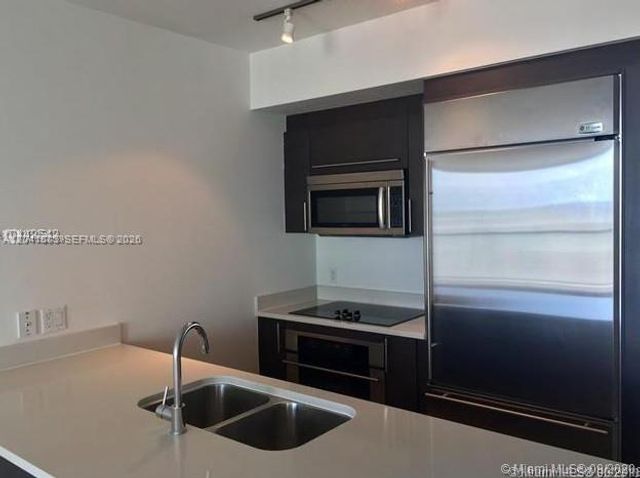 500 Brickell Ave 2604, Miami, FL 33131