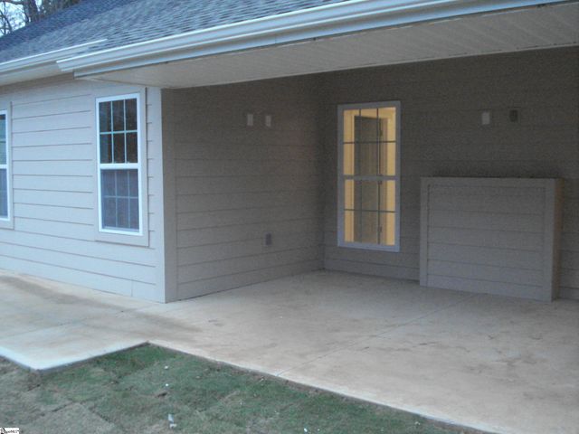 307 Kellie Lane Drive, Spartanburg, SC 29301