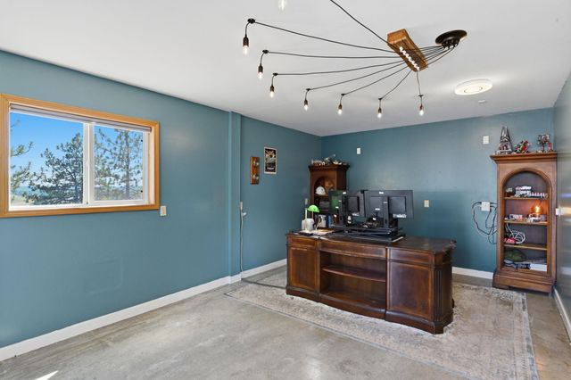 3924 E Sorrel Ln, Mead, WA 99021