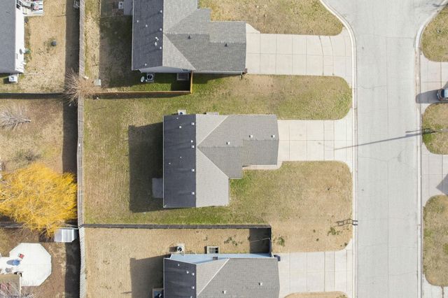 752 E Greenwood Ct, Haysville, KS 67060