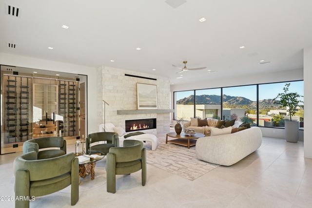 5761 N ECHO CANYON Circle, Phoenix, AZ 85018