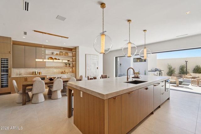 5761 N ECHO CANYON Circle, Phoenix, AZ 85018