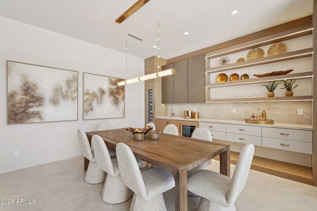 5761 N ECHO CANYON Circle, Phoenix, AZ 85018