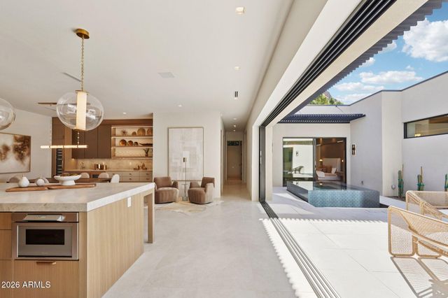 5761 N ECHO CANYON Circle, Phoenix, AZ 85018