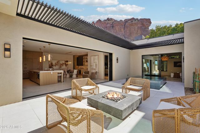 5761 N ECHO CANYON Circle, Phoenix, AZ 85018