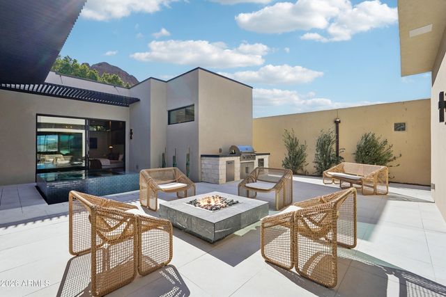 5761 N ECHO CANYON Circle, Phoenix, AZ 85018