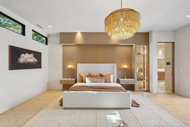 5761 N ECHO CANYON Circle, Phoenix, AZ 85018