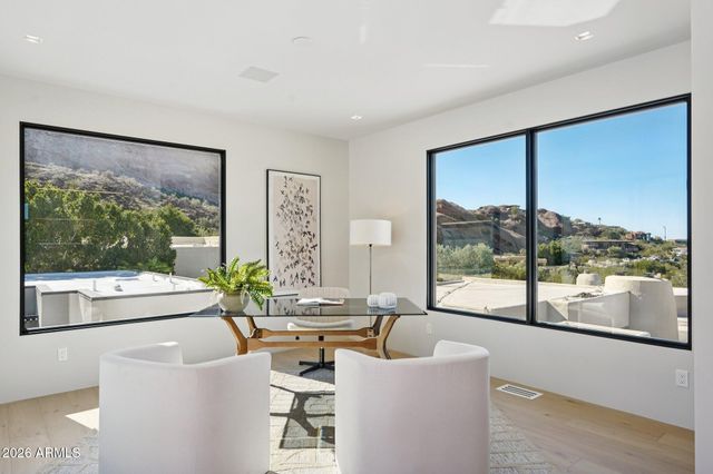 5761 N ECHO CANYON Circle, Phoenix, AZ 85018