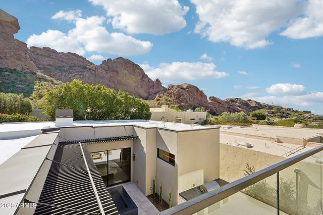 5761 N ECHO CANYON Circle, Phoenix, AZ 85018