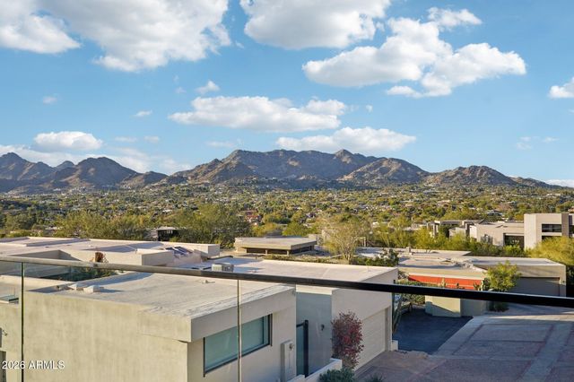 5761 N ECHO CANYON Circle, Phoenix, AZ 85018