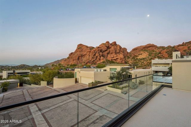 5761 N ECHO CANYON Circle, Phoenix, AZ 85018