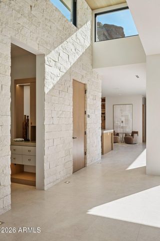 5761 N ECHO CANYON Circle, Phoenix, AZ 85018