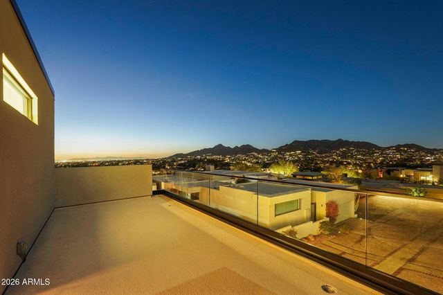 5761 N ECHO CANYON Circle, Phoenix, AZ 85018