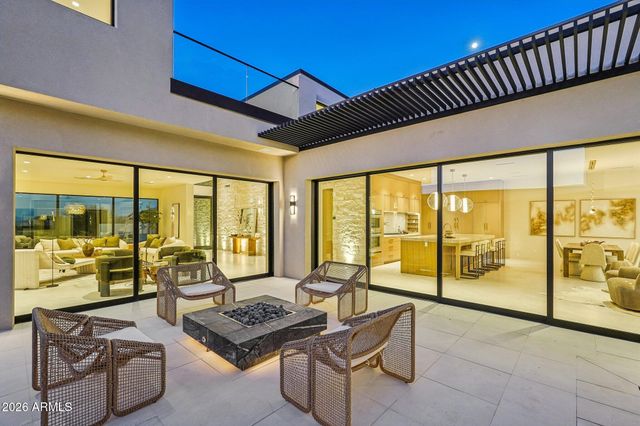 5761 N ECHO CANYON Circle, Phoenix, AZ 85018