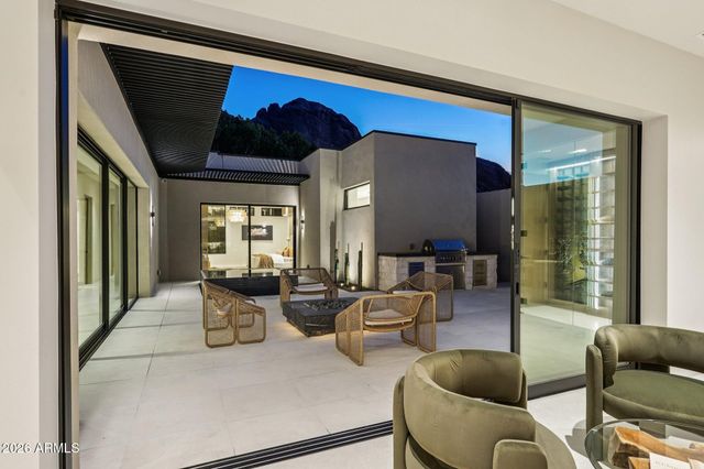 5761 N ECHO CANYON Circle, Phoenix, AZ 85018