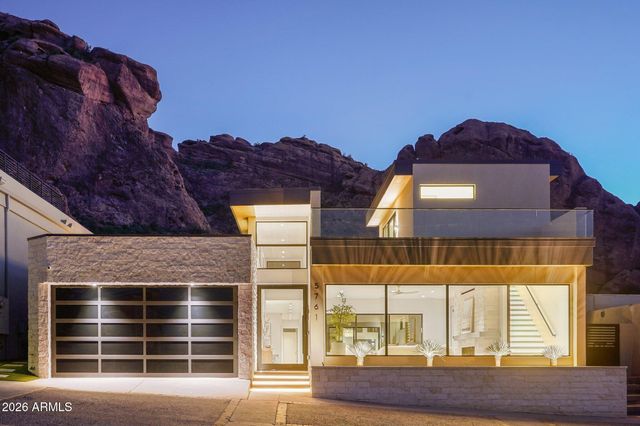 5761 N ECHO CANYON Circle, Phoenix, AZ 85018