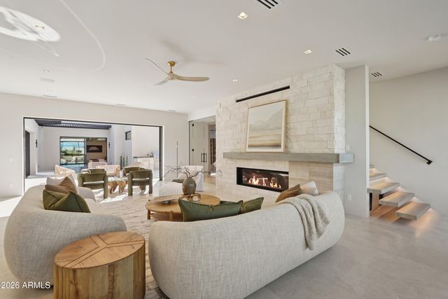 5761 N ECHO CANYON Circle, Phoenix, AZ 85018