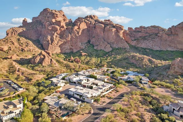 5761 N ECHO CANYON Circle, Phoenix, AZ 85018