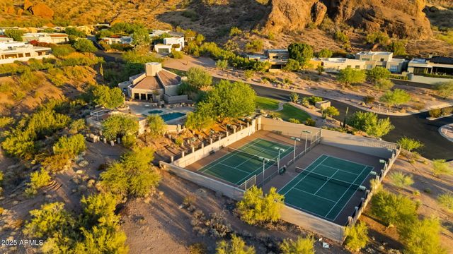 5761 N ECHO CANYON Circle, Phoenix, AZ 85018