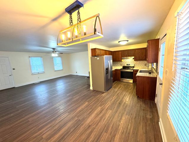 1043 Gregory Lane, Lawrenceburg, KY 40342