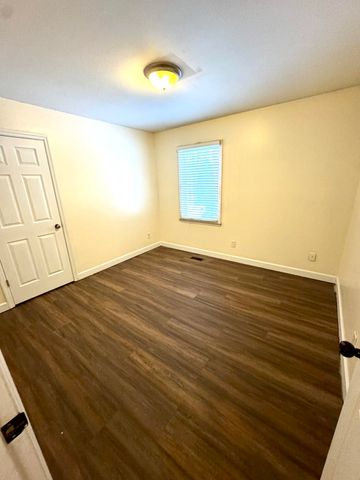 1043 Gregory Lane, Lawrenceburg, KY 40342