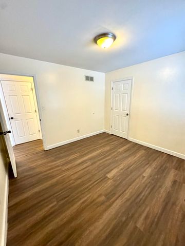 1043 Gregory Lane, Lawrenceburg, KY 40342