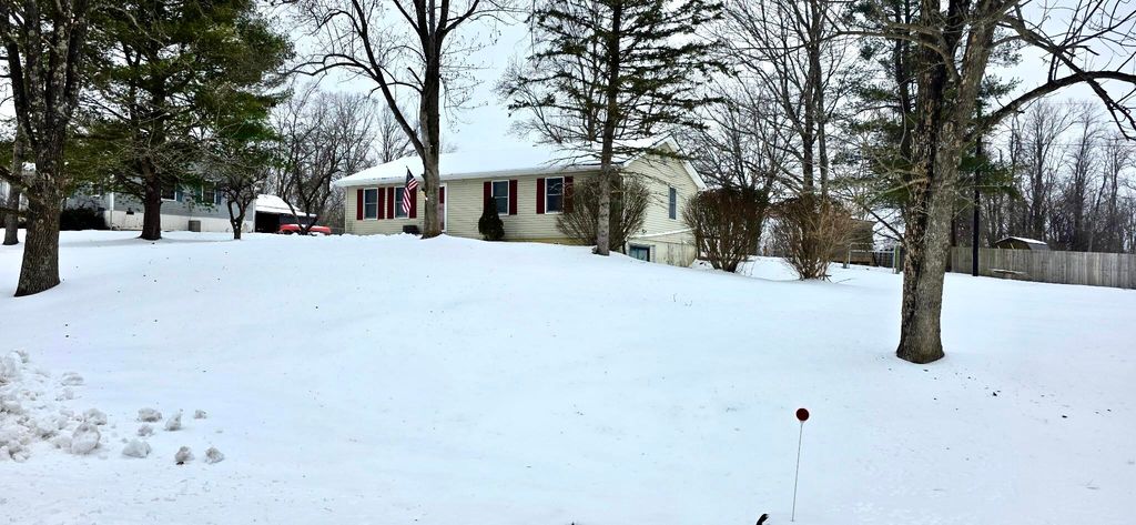 1043 Gregory Lane, Lawrenceburg, KY 40342