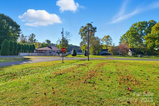 290 Sailboat Drive, Salisbury, NC 28146